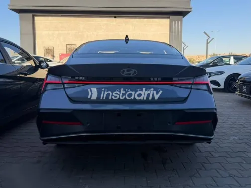 هيونداي إلنترا 2025 رمادي جديدة للبيع - 8