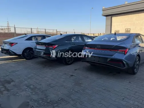 هيونداي إلنترا 2025 رمادي جديدة للبيع - 9