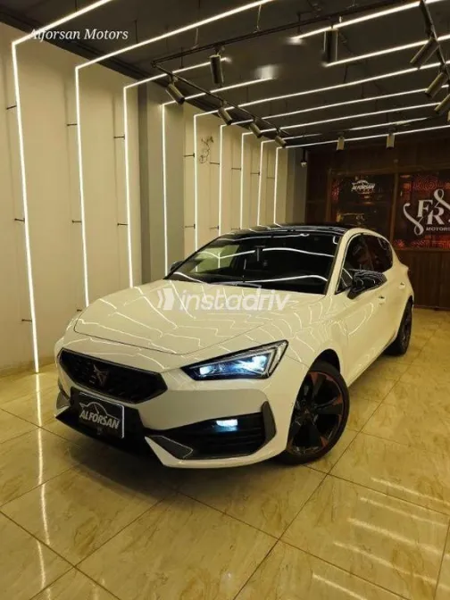 كوبرا ليون 2024 أبيض مستعملة للبيع - 1