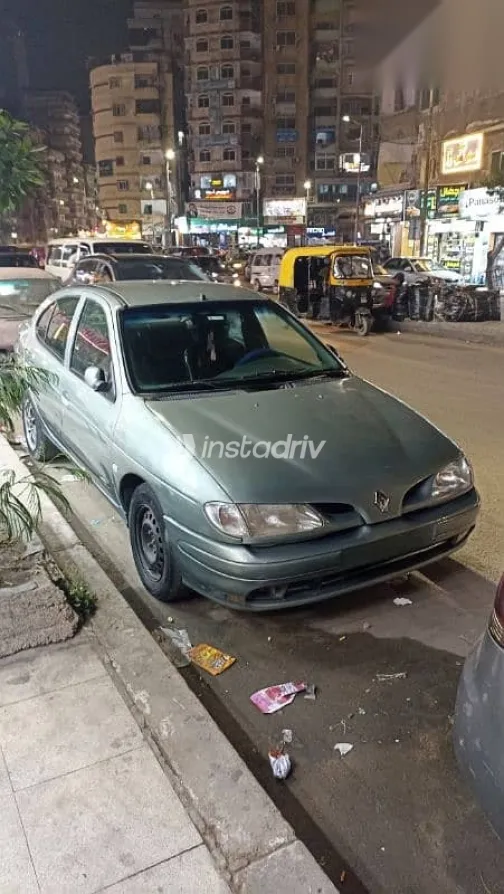 رينو ميجان 1999 أخضر مستعملة للبيع - 1