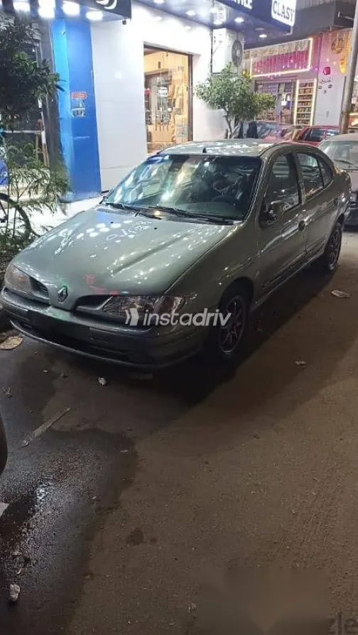 رينو ميجان 1999 أخضر مستعملة للبيع - 2