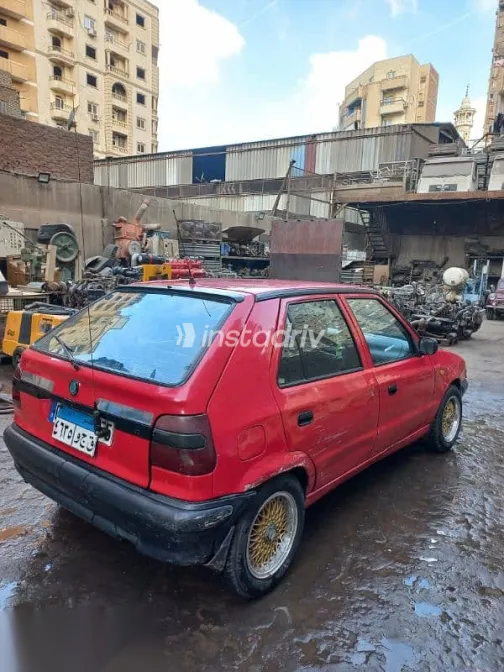 سكودا فيليشيا 1997 أحمر مستعملة للبيع - 4