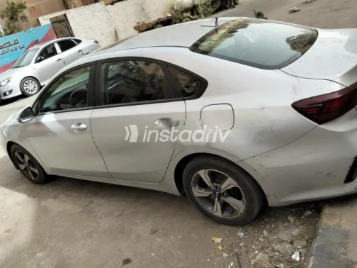 كيا جراند سيراتو 2021 أبيض مستعملة للبيع - 1