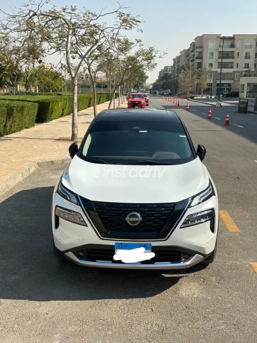 نيسان اكس تريل 2023 أبيض مستعملة للبيع - 4