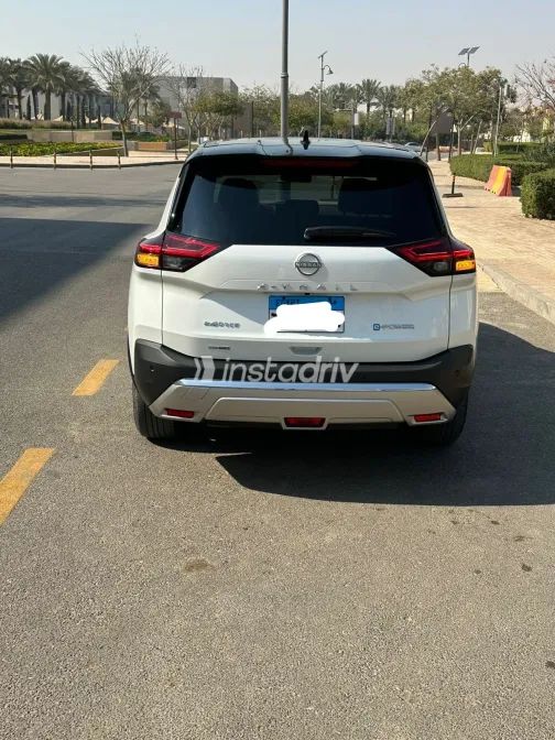 نيسان اكس تريل 2023 أبيض مستعملة للبيع - 6