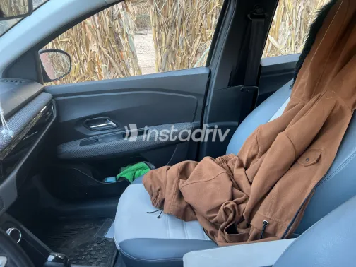 رينو تاليانت 2025 أبيض مستعملة للبيع - 2