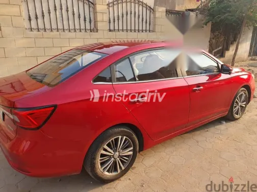ام جى 5 2022 أحمر مستعملة للبيع - 1