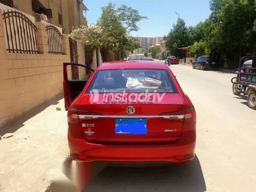 ام جى 5 2022 أحمر مستعملة للبيع - 3