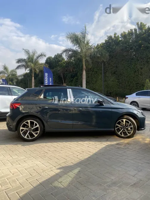 سيات ابيزا 2026 رمادي جديدة للبيع - 4