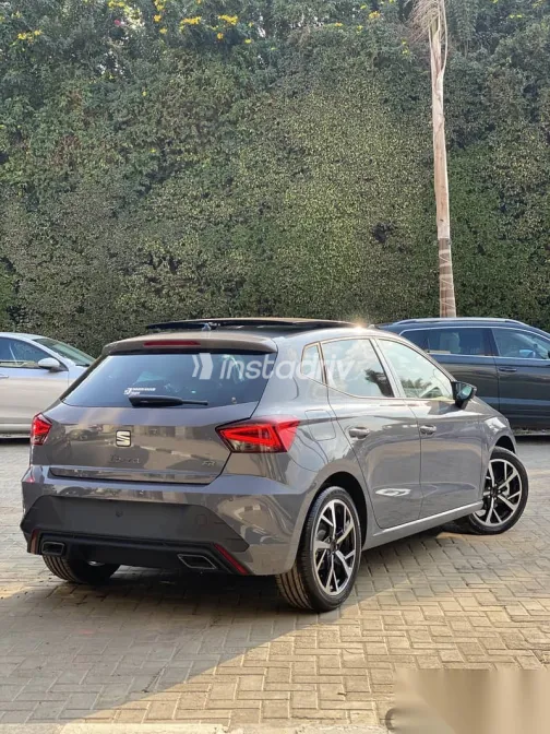 سيات ابيزا 2026 رمادي جديدة للبيع - 7