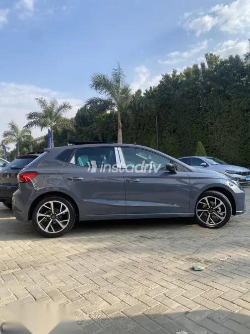 سيات ابيزا 2026 رمادي جديدة للبيع - 8