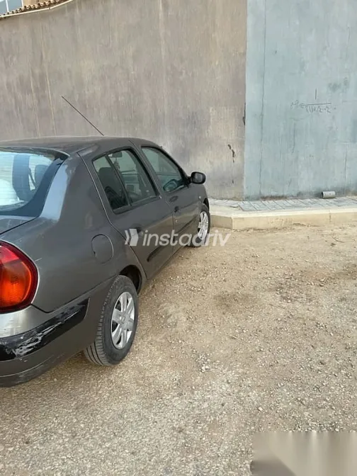 رينو كليو 2002 فضي مستعملة للبيع - 5