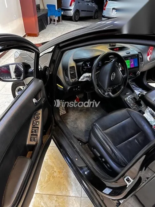 كيا سيراتو 2013 أسود مستعملة للبيع - 8