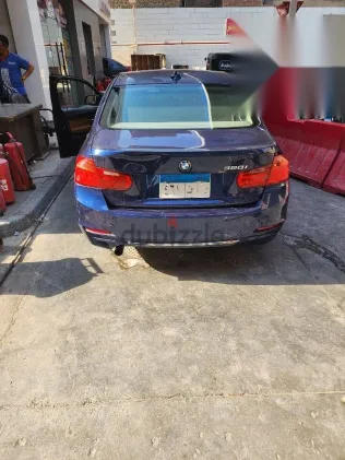 بي ام دبليو 320 2014 أزرق غامق مستعملة للبيع