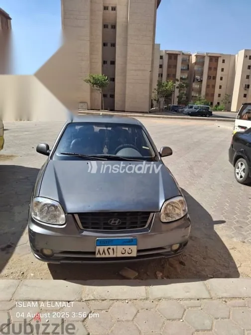 هيونداي فيرنا 2006 فضي مستعملة للبيع - 2