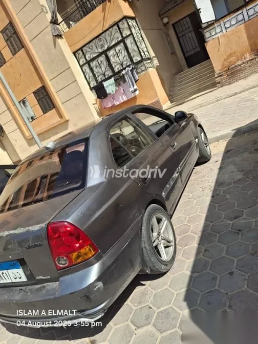 هيونداي فيرنا 2006 فضي مستعملة للبيع - 5