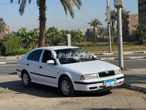 سكودا اوكتافيا A4 2000 أبيض مستعملة للبيع - 5