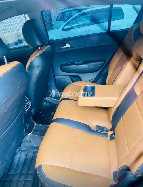 كيا سبورتاج 2021 أبيض مستعملة للبيع - 1