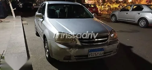 شيفروليه أوبترا 2007 فضي مستعملة للبيع - 2
