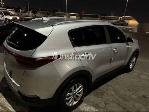 كيا سبورتاج 2022 فضي مستعملة للبيع - 4