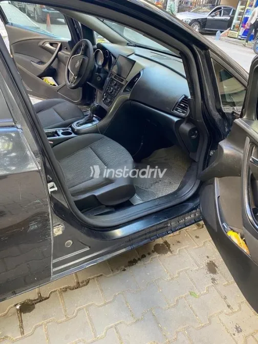 اوبل أسترا 2016 أبيض مستعملة للبيع - 5