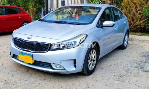 كيا كي 4 2018 أبيض مستعملة للبيع - 1