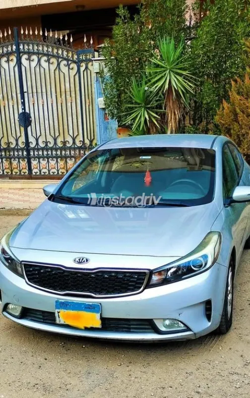 كيا كي 4 2018 أبيض مستعملة للبيع - 2