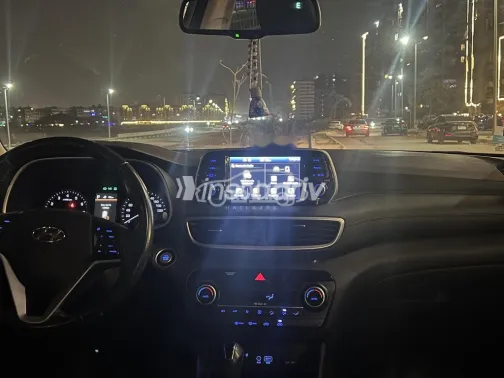 هيونداي توسان 2019 رمادي غامق مستعملة للبيع - 4