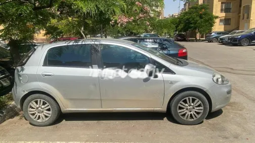 فيات بونتو ايفو 2015 فضي مستعملة للبيع - 4