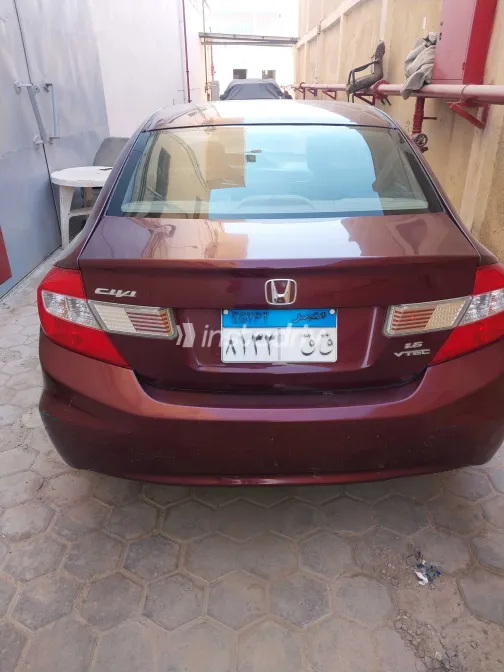 Honda Civic 2013 White Used for Sale - 2