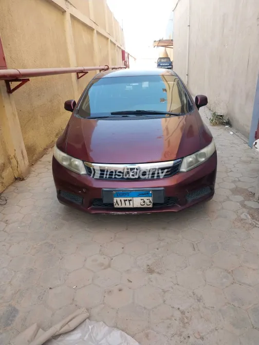 Honda Civic 2013 White Used for Sale - 4