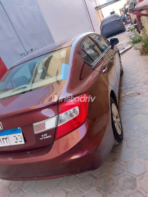 Honda Civic 2013 White Used for Sale - 8