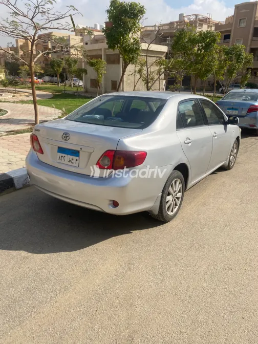 تويوتا كورولا 2008 أبيض مستعملة للبيع - 3