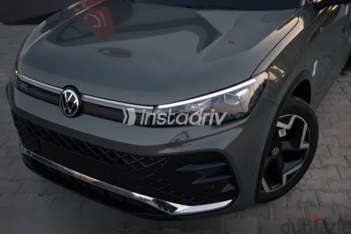 فولكس فاغن تيجون 2026 رمادي جديدة للبيع - 1