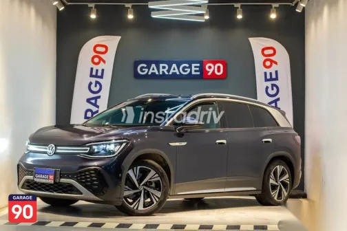 فولكس فاغن اي دي 6 2023 أزرق غامق مستعملة للبيع - 1