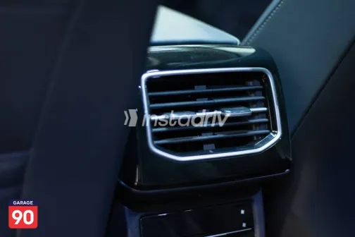 فولكس فاغن اي دي 6 2023 أزرق غامق مستعملة للبيع - 7