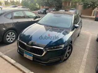 سكودا اوكتافيا 2021 أزرق غامق مستعملة للبيع