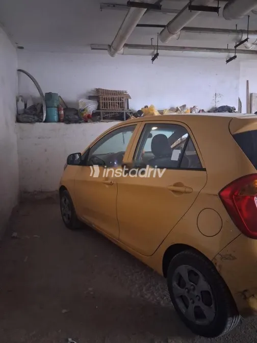 كيا بيكانتو 2015 أصفر مستعملة للبيع - 4