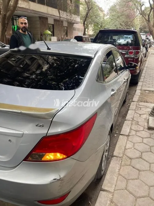 هيونداي اكسنت 2017 أبيض مستعملة للبيع - 3