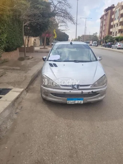 بيجو 206 2026 فضي مستعملة للبيع - 1