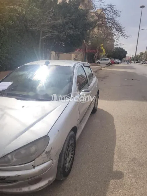 بيجو 206 2026 فضي مستعملة للبيع - 2