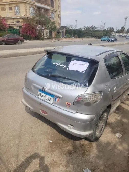 بيجو 206 2026 فضي مستعملة للبيع - 4