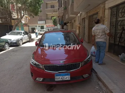 كيا سيراتو 2017 أبيض مستعملة للبيع - 1