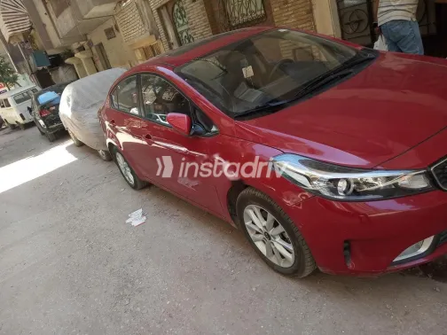 كيا سيراتو 2017 أبيض مستعملة للبيع - 2