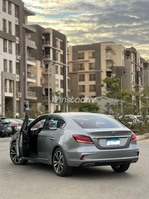 MG 6 2022 White Used for Sale - 2