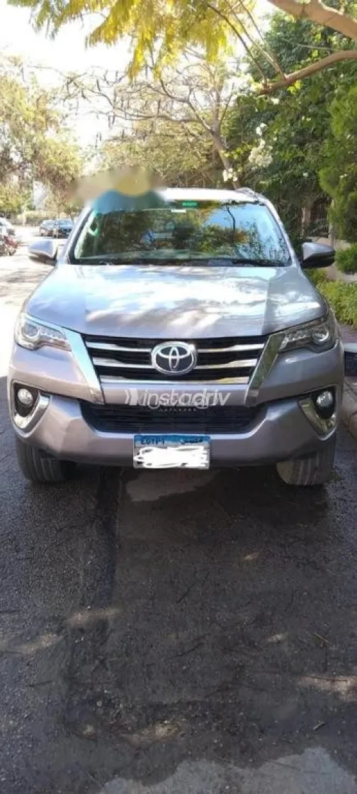 تويوتا فورتشنر 2019 أبيض مستعملة للبيع - 1