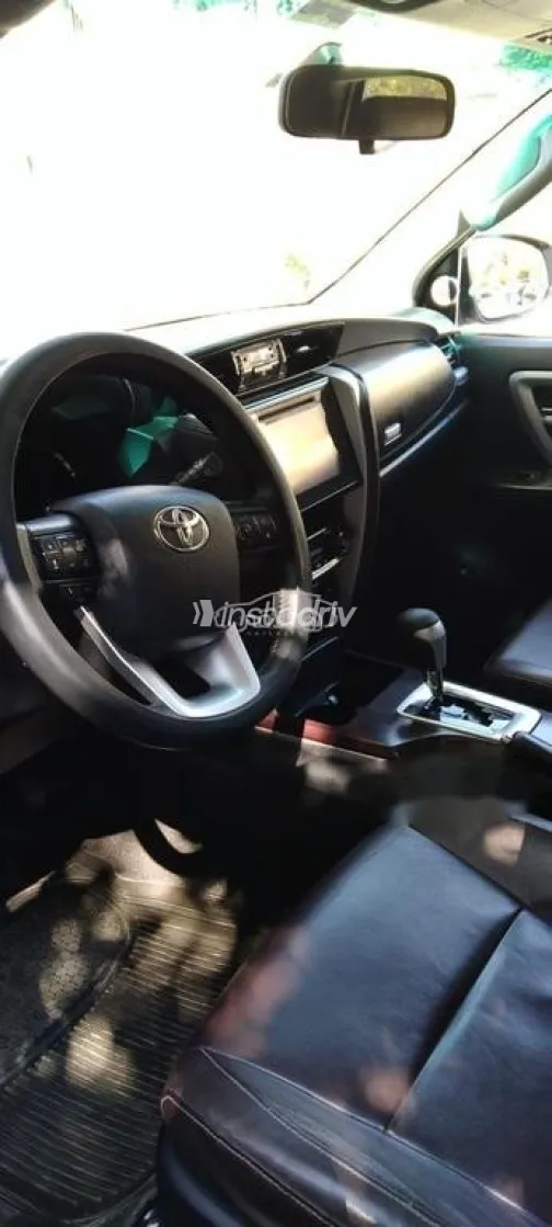 تويوتا فورتشنر 2019 أبيض مستعملة للبيع - 2