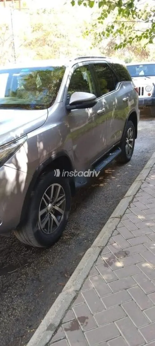 تويوتا فورتشنر 2019 أبيض مستعملة للبيع - 5