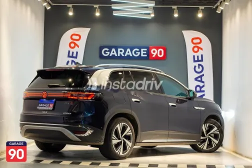 فولكس فاغن اي دي 6 2023 أزرق غامق مستعملة للبيع - 4