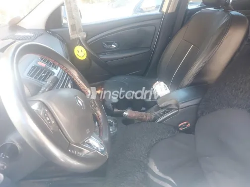 رينو فلوانس 2015 فضي مستعملة للبيع - 3